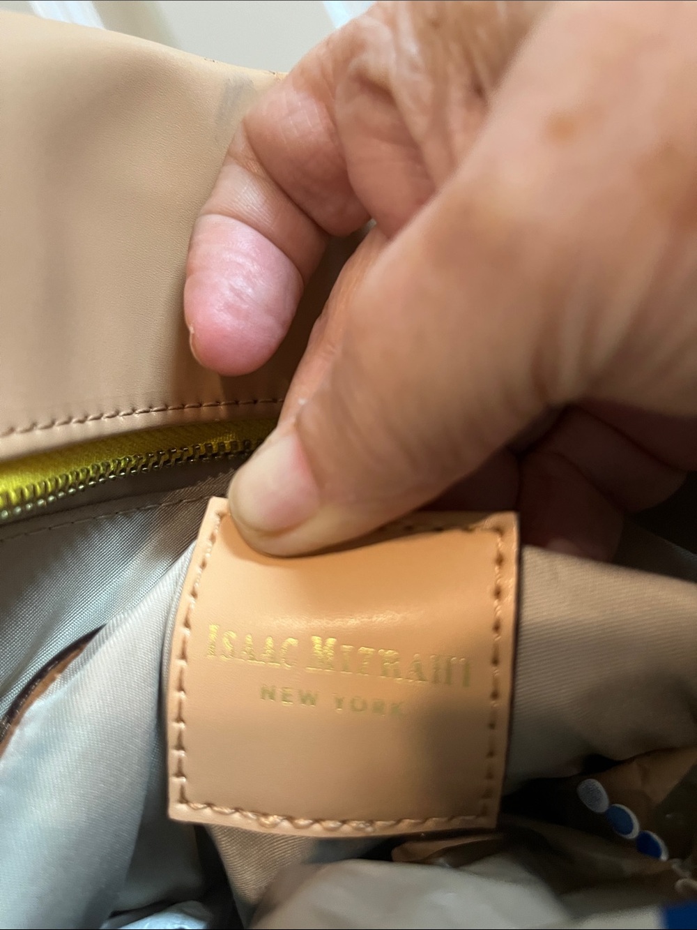 Isaac MIZRAHI New York unique bag it’s yellow gold all - Picture 6 of 10